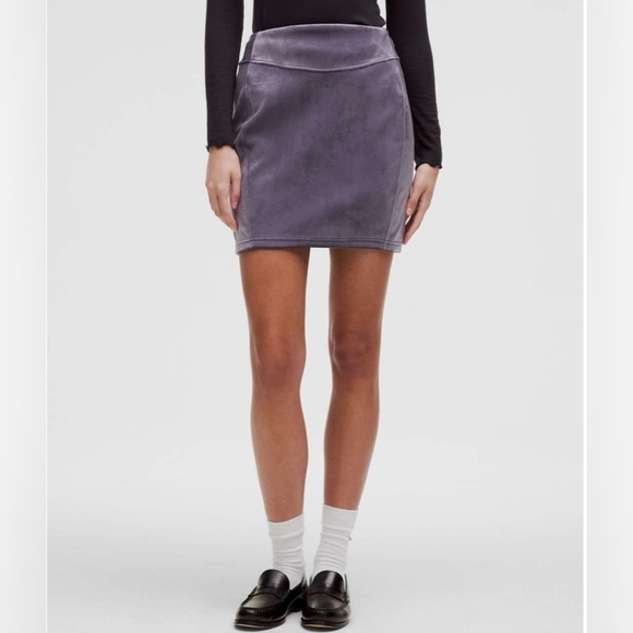 Lululemon Scuba High-Rise Mini Skirt *Velvet Nightfall *NWT Size Medium - Picture 1 of 4